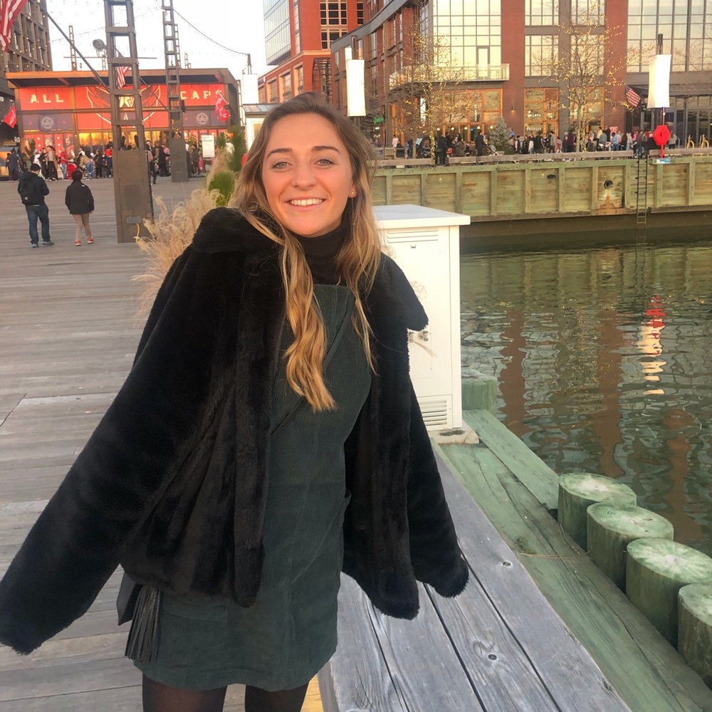 Meet your Posher, Alivia